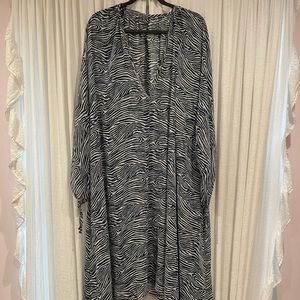 H&M navy blue zebra sheer cover-up, kaftan. One size.